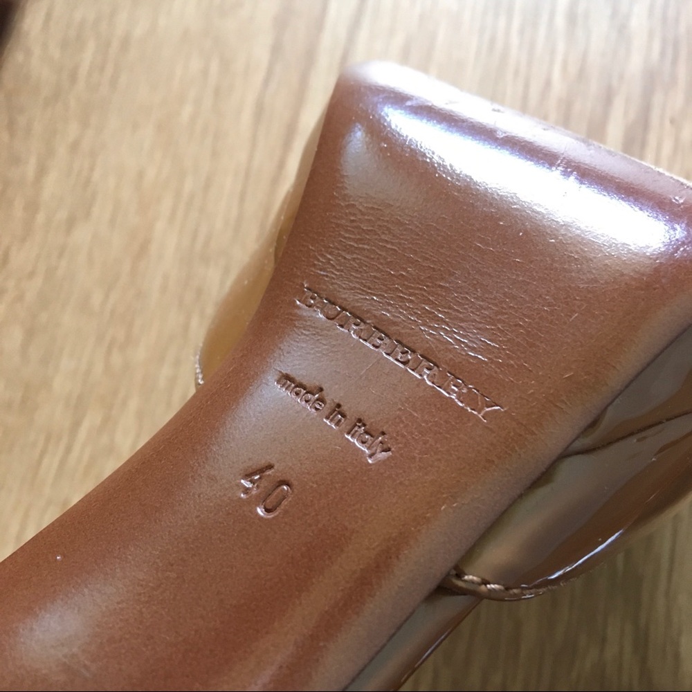 Burberry patent leather tassels slides - Picture 7 of 8
